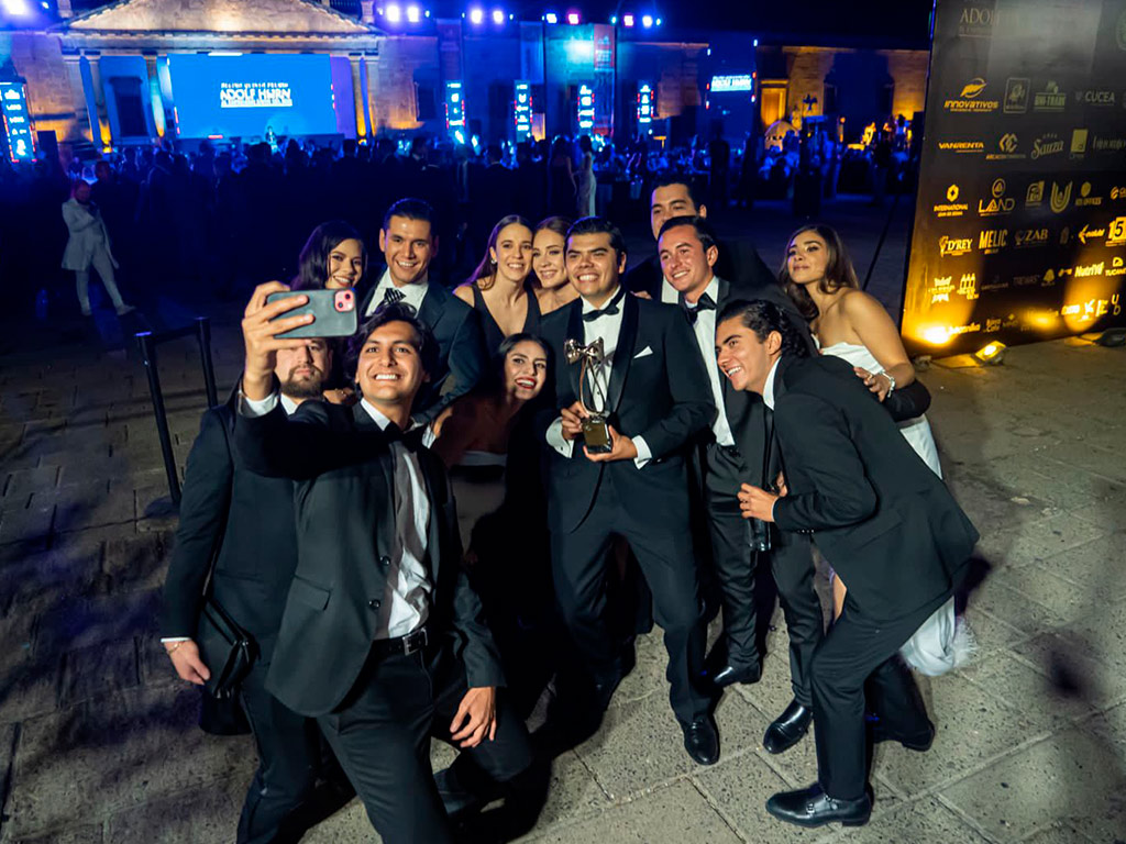 Alumni de Contaduría gana premio como Empresario Joven del Año