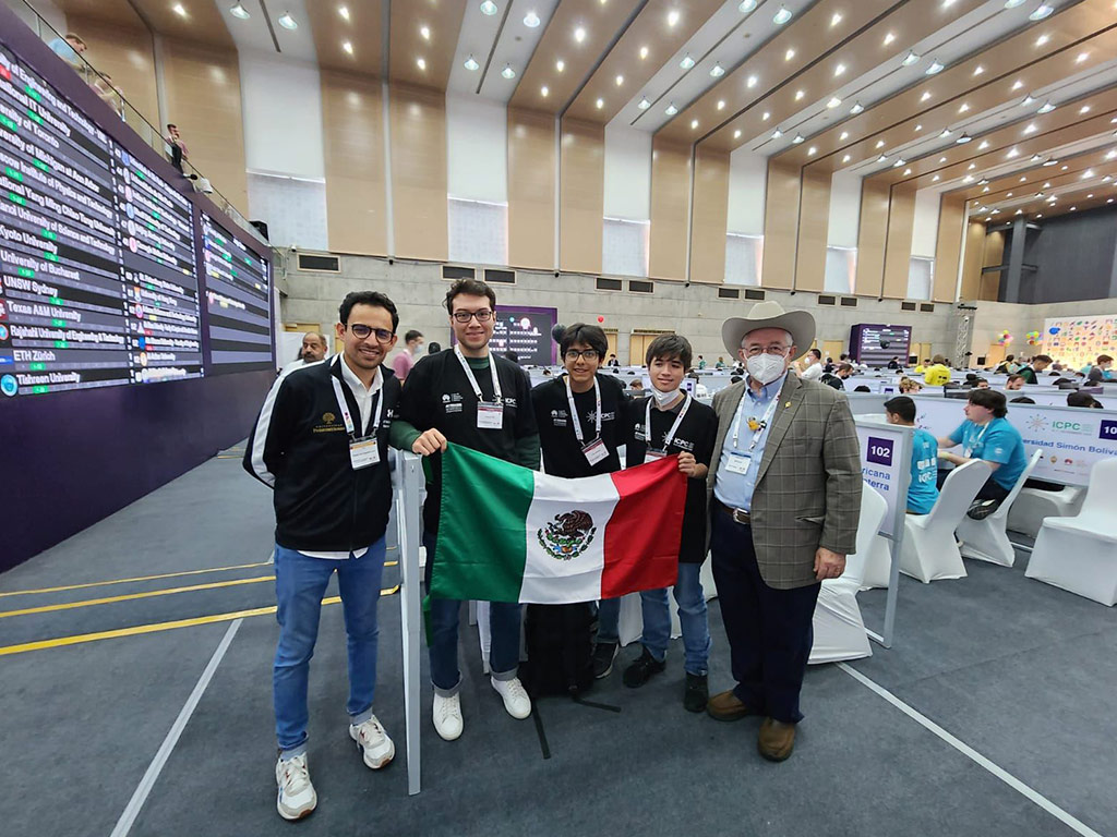UP students at the Programming World Cup