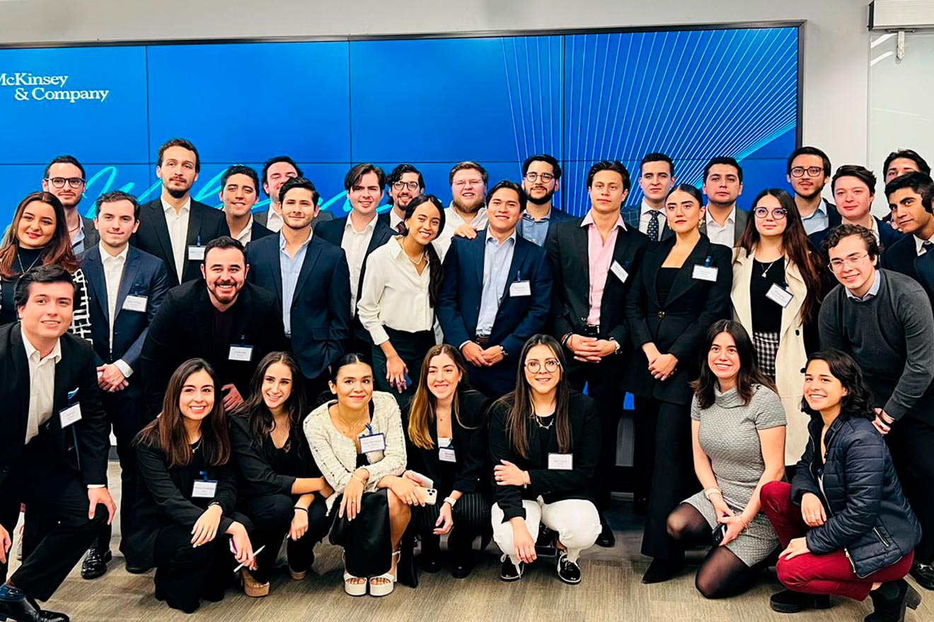 McKinsey collaborates with Empresariales in Case Competition Futuria