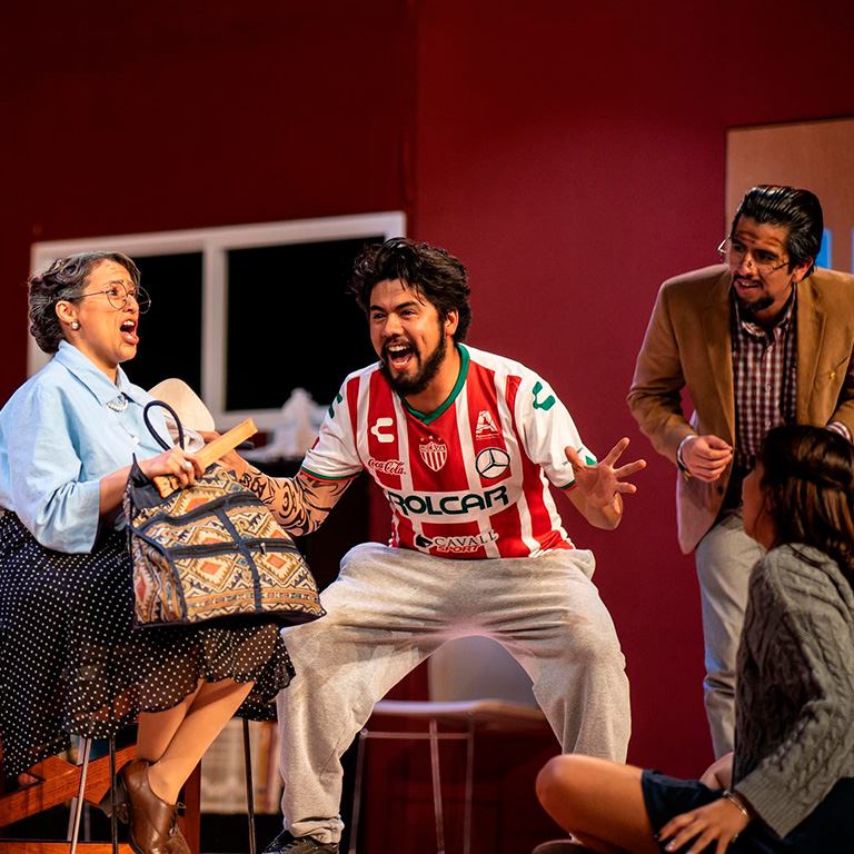 The UP Theater Company presented the play Terapia de Grupo (Group Therapy).