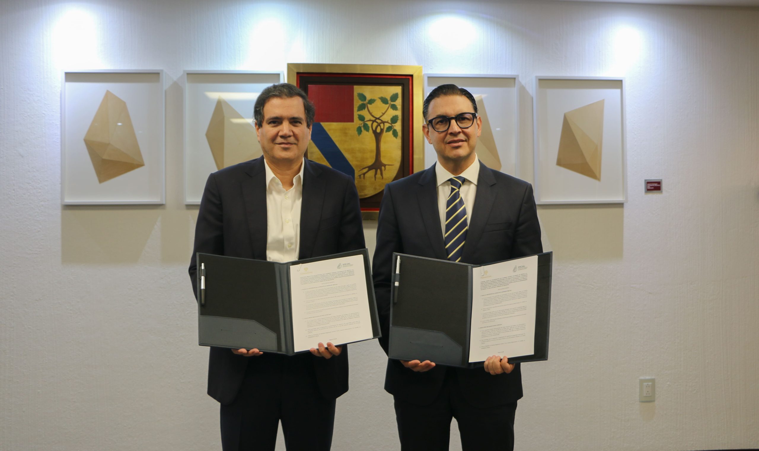 UP Guadalajara firma convenio con IPEJAL para impulsar la formación financiera 