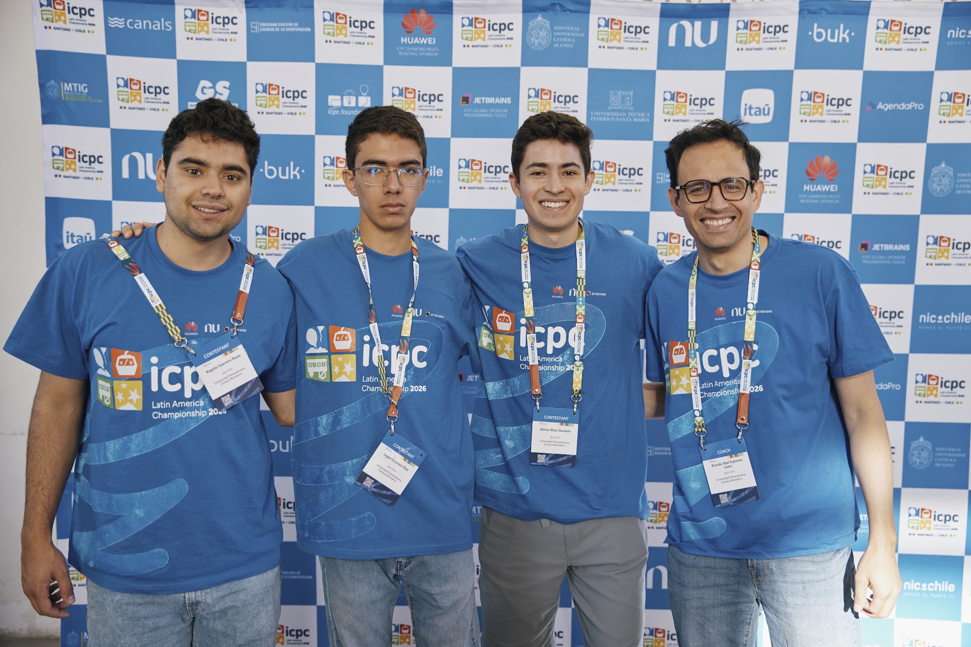 Estudiantes de Ingeniería en Inteligencia Artificial clasifican a la Final Mundial del ICPC en Dubai